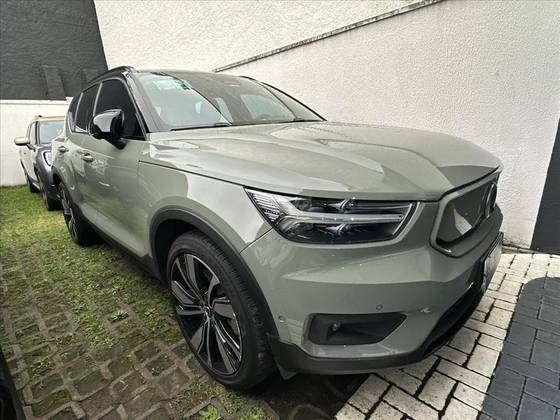VOLVO XC40 P8 RECHARGE ELECTRIC BEV PURE AWD VOLVO XC40 P8 RECHARGE ELECTRIC BEV PURE AWD
